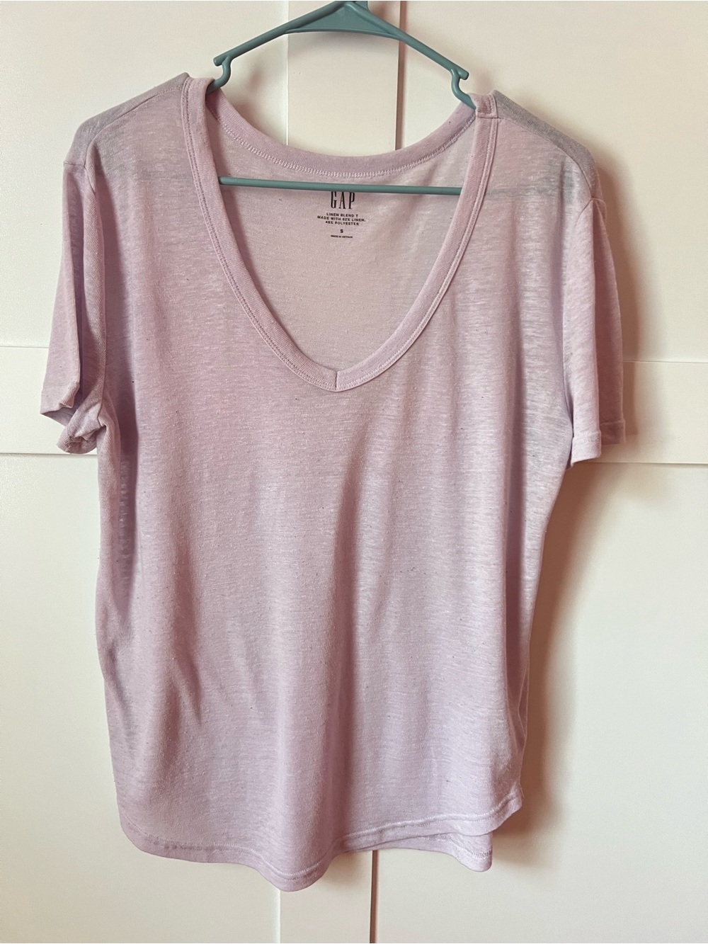 GAP Lavender V-Neck Short Sleeve Tee